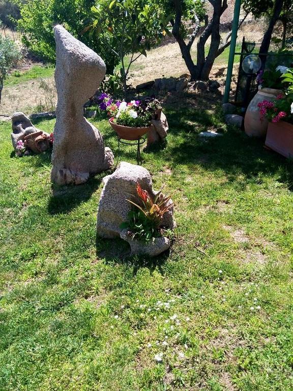 Bed And Breakfast Li Paduli Alvi Cannigione Exterior foto